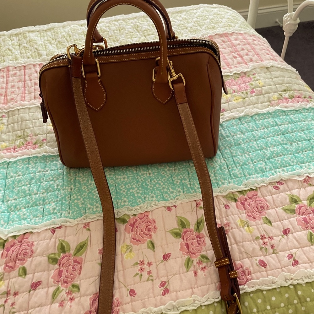 Dooney & Bourke satchel bag